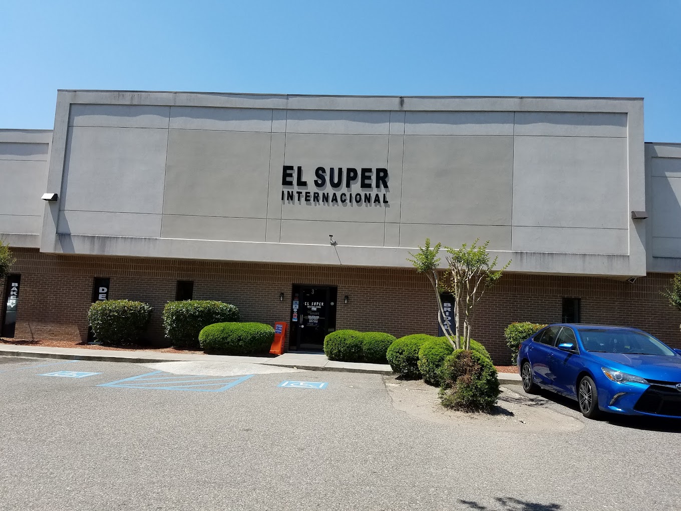 El Super International